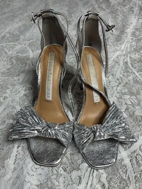 Gibson Latimer Metallic Silver Bow Ankle-Strap Heels Size 7.5